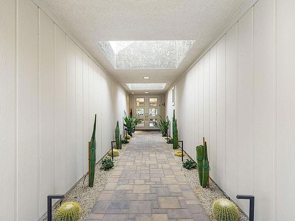 4th image of 4 Rutgers Ct