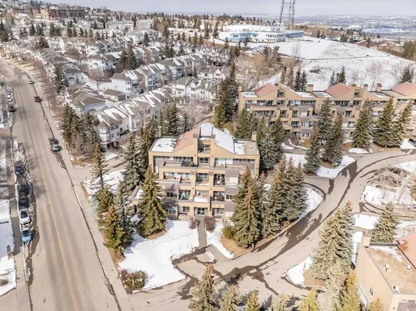 101 SE Village Hts SW #4, Calgary, AB T3H 2L2