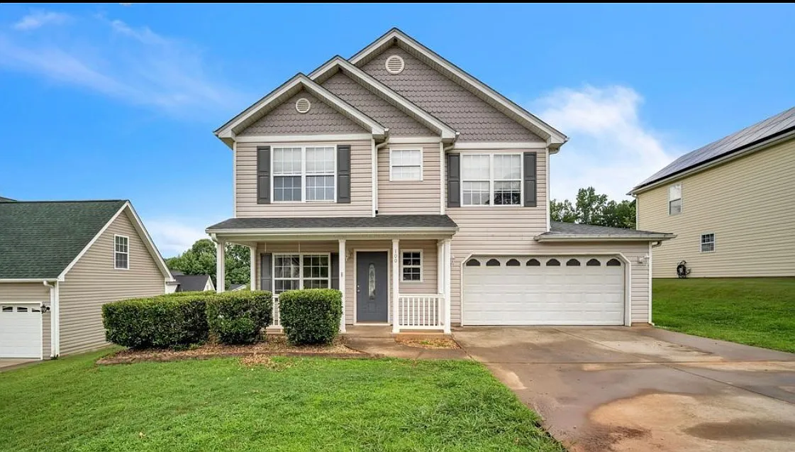 3 bed, 2.5 bath, 1800 sqft, $1,895 — Photo 1