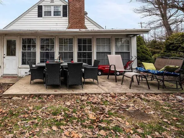 2760 Pine Rd, Huntingdon Valley, PA 19006