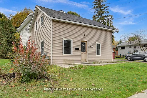 148 Thomas St W #1 Photo 1