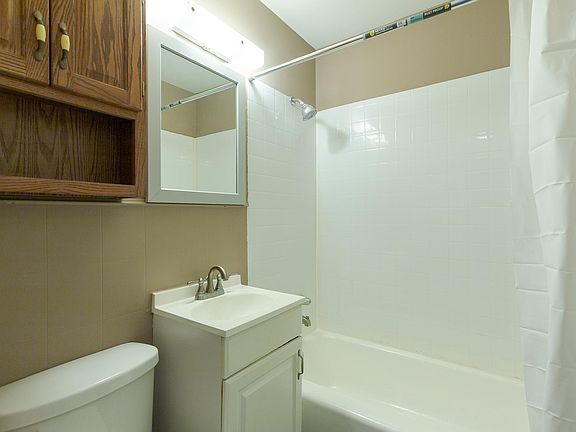 Fresh and updated bathroom.