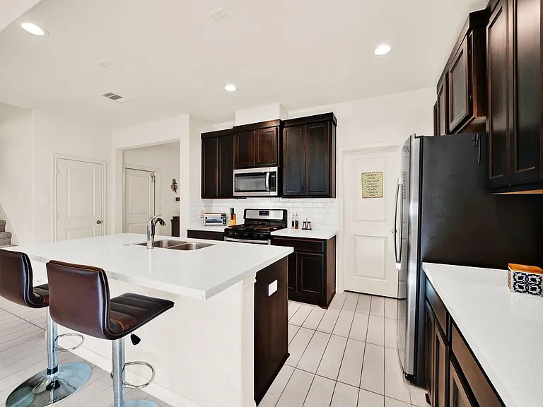 2503 Hagerman Ct — Photo 11