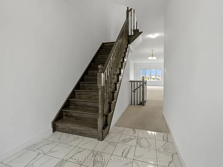 56 Rockledge Dr — Photo 3