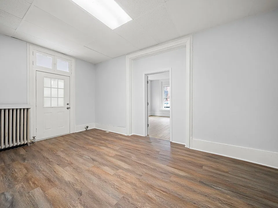 64 W Winter St #4