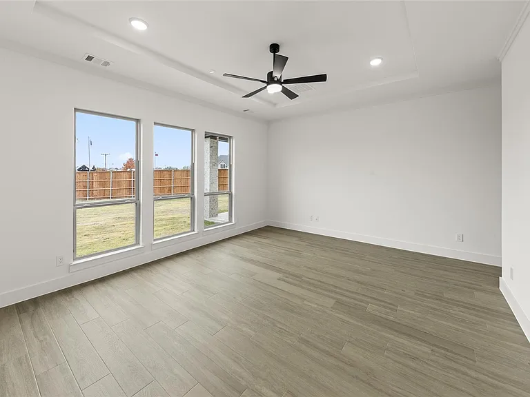 1320 Villanova Ln — Photo 16