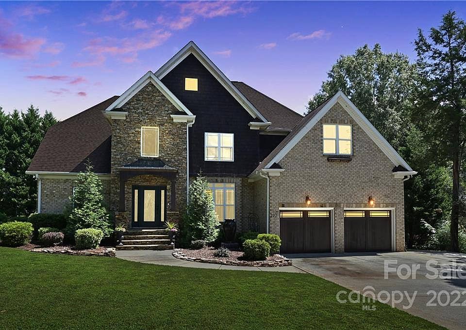 1st image of 107 Cedar Woods Dr