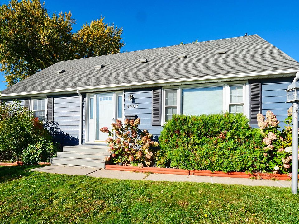 1st image of 3507 17th Ave NW