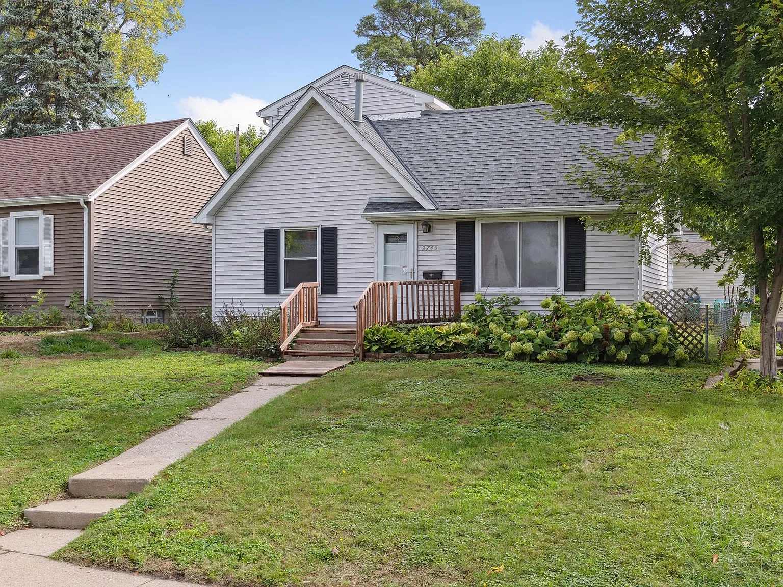 4 bed, 2010 sqft, $3,100 — Photo 4