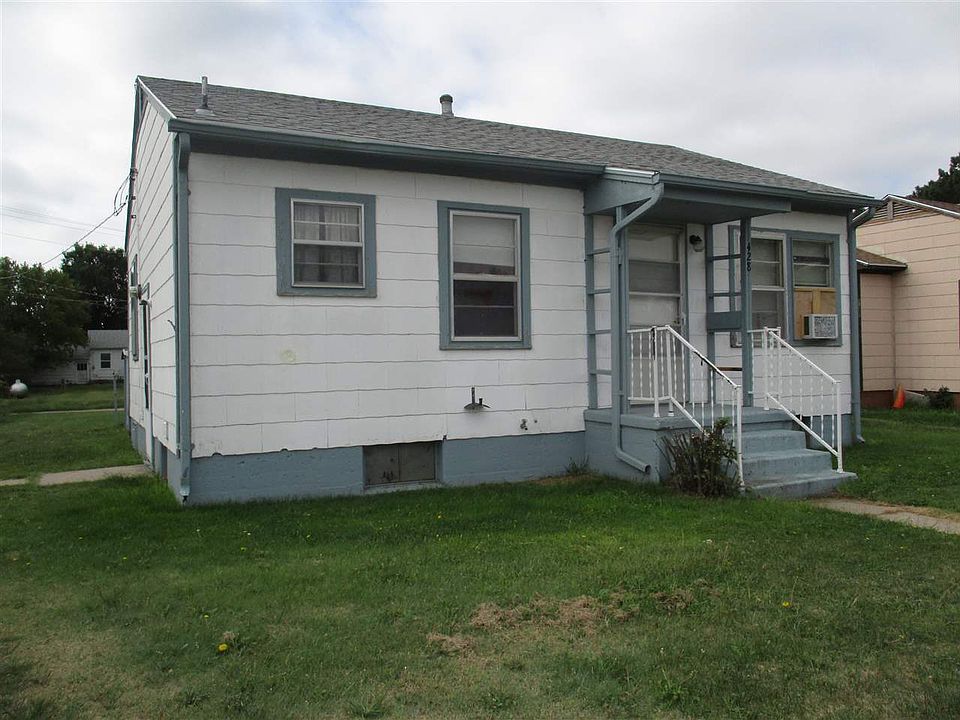 1st image of 426 E D St