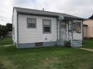 426 E D St, Trenton, NE 69044