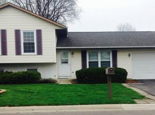 935 Mocassin Ct #935, Carol Stream, IL 60188