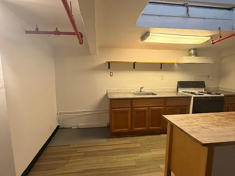 4001 San Leandro St #31 — Photo 5