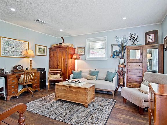 3rd image of 2645 Halsey Ave