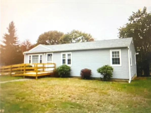 5 Scenic View Dr, Smithfield, RI 02917