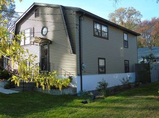 27 Midwood Rd, Milford, CT 06460