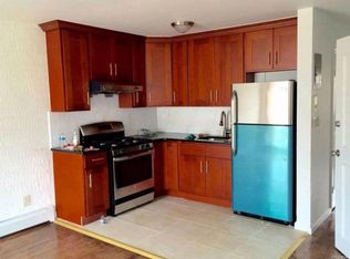 517 128th St, College Point, NY 11356