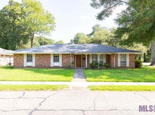 302 Robbie St, Denham Springs, LA 70726