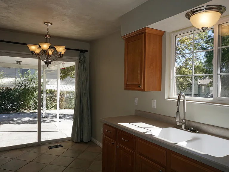 3857 W Jacquelyn St — Photo 4