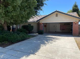 368 W Gibson Ave, Clovis, CA 93612