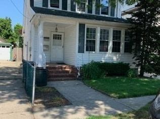 22 Starks Pl, Lynbrook, NY 11563