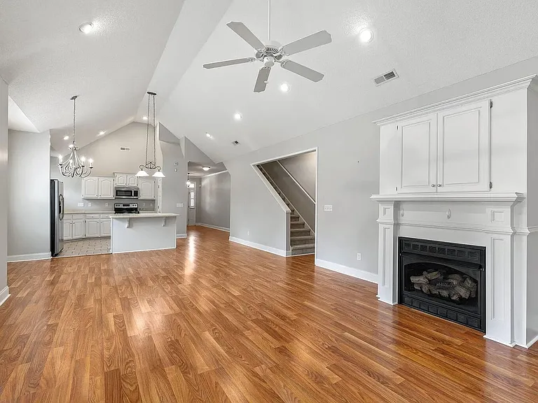 3225 Mayflower Ln — Photo 21