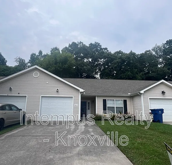 1013 Ashley Michelle Ct — Photo 1
