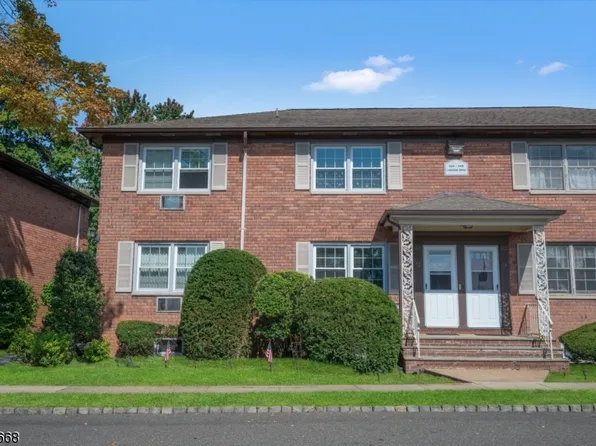 52 Lakeside Dr #A, Millburn Twp., NJ 07041
