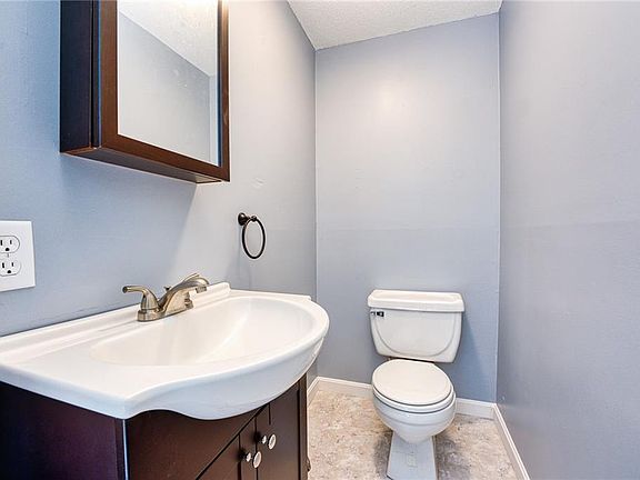 3rd image of 18 Pepin St