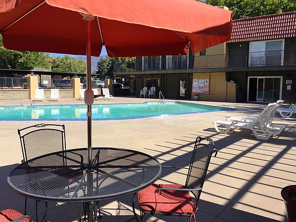 3rd image of 8000 Montgomery Blvd NE APT 404