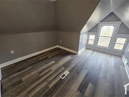 257 Travella Blvd — Photo 12