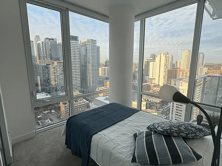 501 Yonge St #2205 — Photo 1