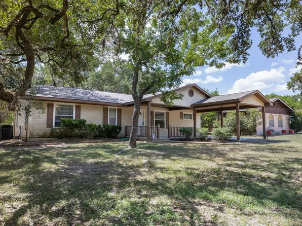 740 E Roitsch Ln, La Grange, TX 78945