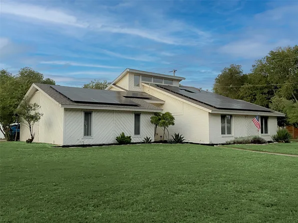 5450 Starlight Dr N, Fort Worth, TX 76126