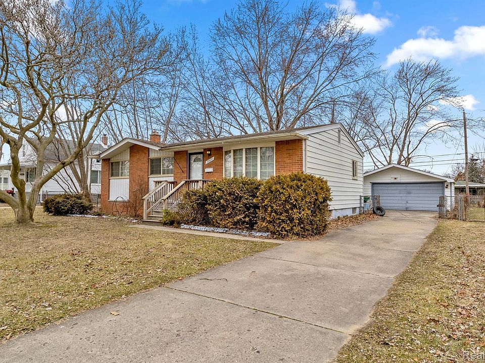 1st image of 29524 James St