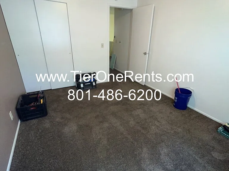 619 Angie Cir — Photo 12