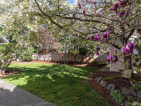 4th image of 11344 17th Ave NE