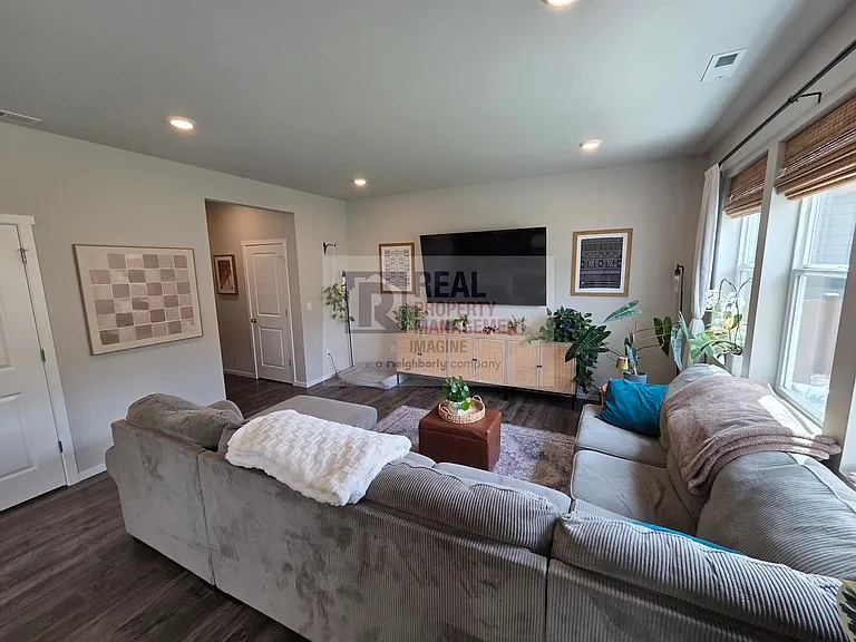 6032 Addison Rd SW — Photo 9