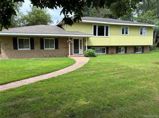 2488 Sharma Ln, Howell, MI 48843