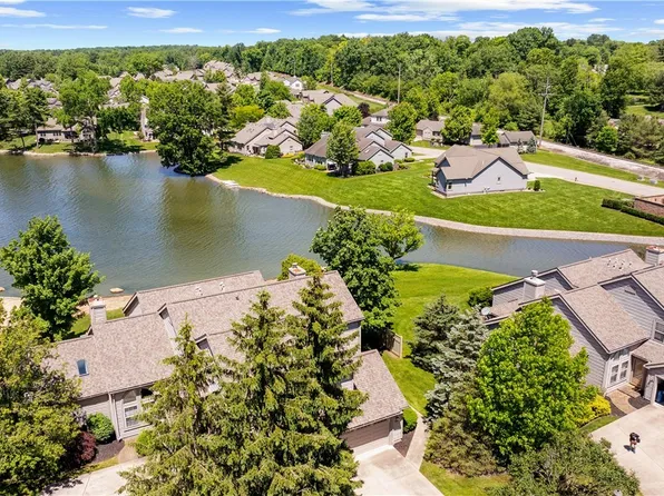 303 Windjammer Dr, Columbiana, OH 44408