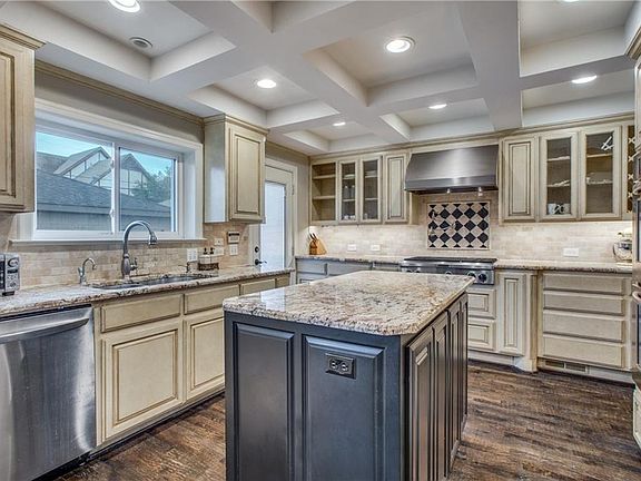 5th image of 4127 Emerson Ave