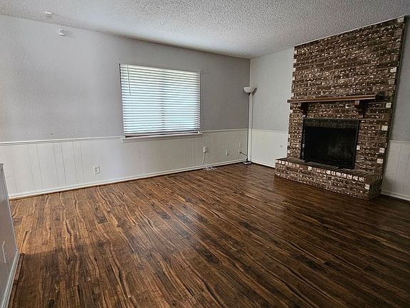 4th image of 1603 Cambridge Dr
