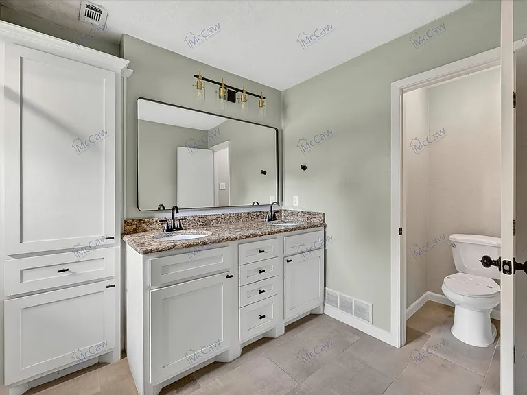 3827 Clubway Ln — Photo 13
