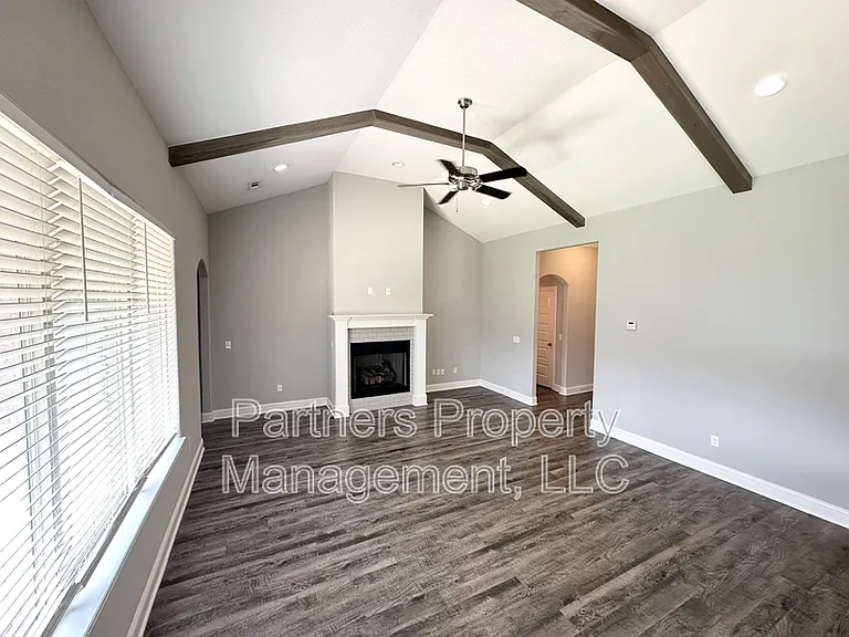 1521 N Dawes St — Photo 3
