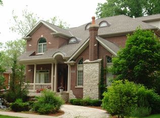 1700 W Crescent Ave, Park Ridge, IL 60068