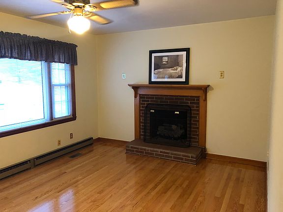 Living room with gas fire 