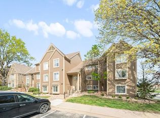11110 Nieman Rd APT 101, Overland Park, KS 66210