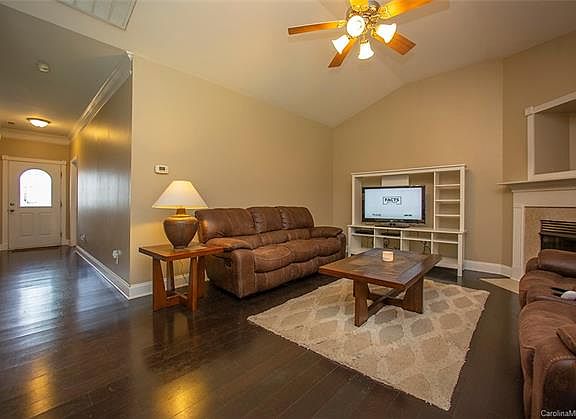 3rd image of 15515 Lakepoint Forest Dr