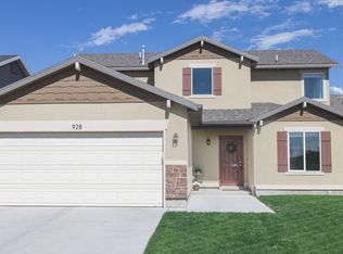 928 N Redbridge Dr, North Salt Lake, UT 84054