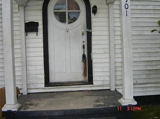 2nd image of 901 Sumner St